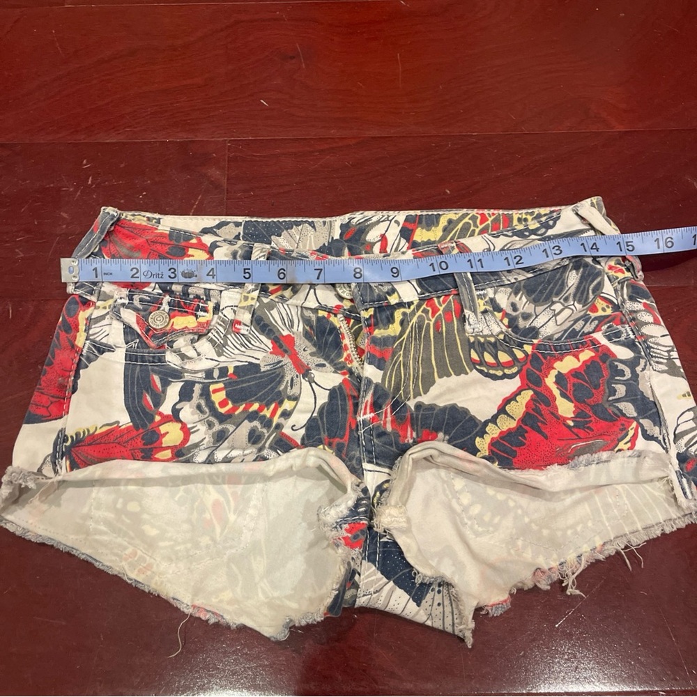 True religion Joey cut off shorts butterfly pattern - Picture 5 of 6